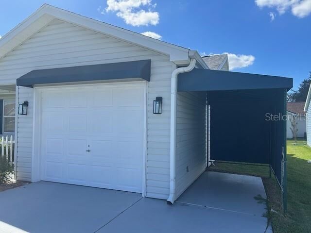 Property Photo:  528 Valencia Place  FL 32159 