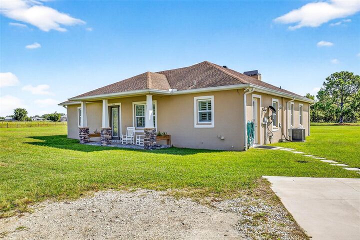 Property Photo: 7316 Hackamore Road FL 33541