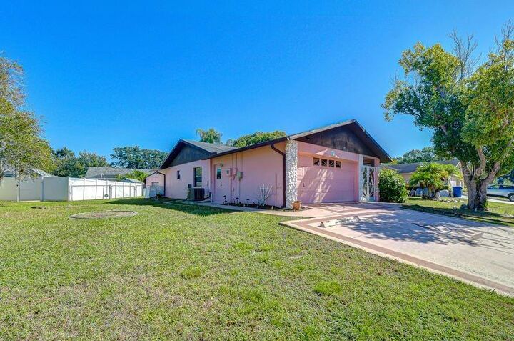 Property Photo: 4532 Whitetail Lane FL 34653