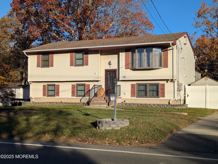 Property Photo:  733 Commonwealth Boulevard  NJ 08757 