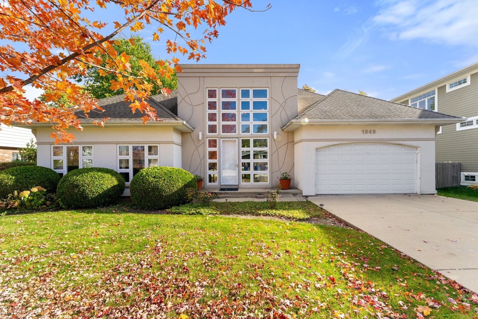 Property Photo:  1649 Central Avenue  IL 60062 