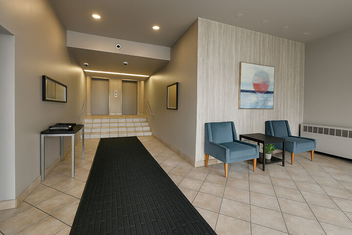 Property Photo: 6300 N Sheridan Road 811 IL 60660