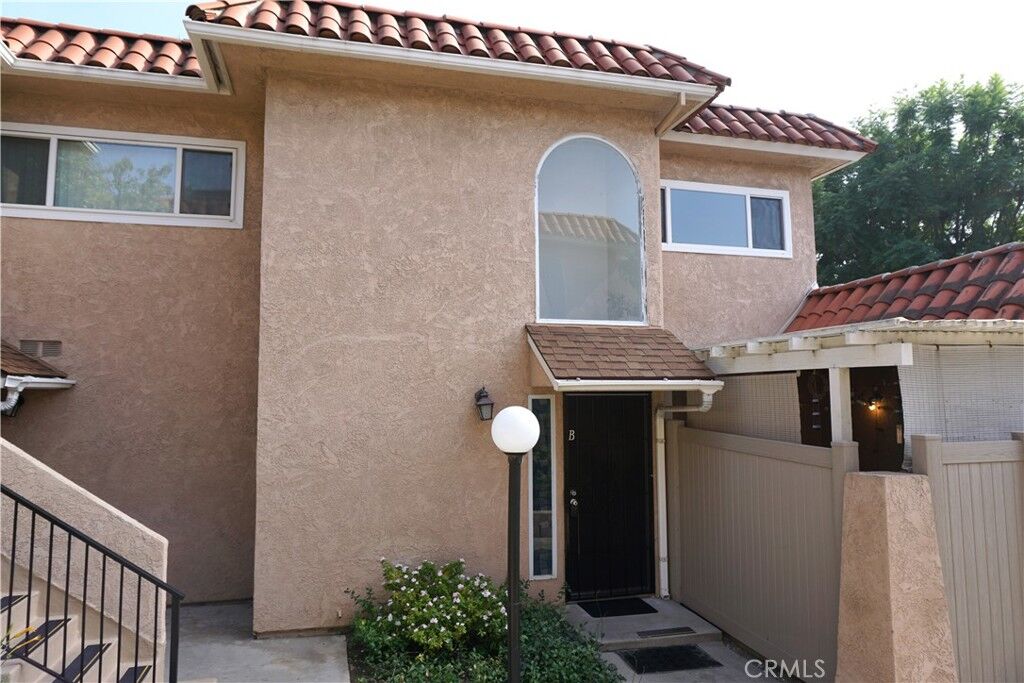 Property Photo:  875 Las Lomas B  CA 90631 