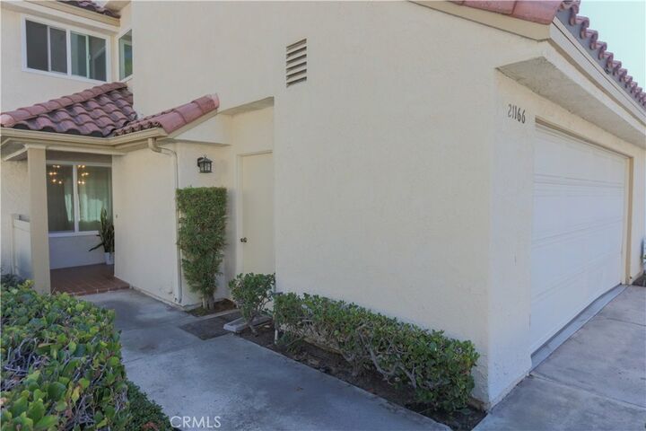 Property Photo:  21166 Vista Del Sol  CA 92630 