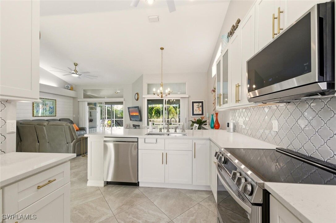 Property Photo:  912 Belville Boulevard  FL 34104 