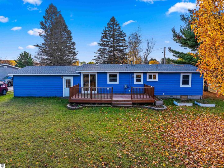 Property Photo:  586 Holiday Drive  MI 49615 