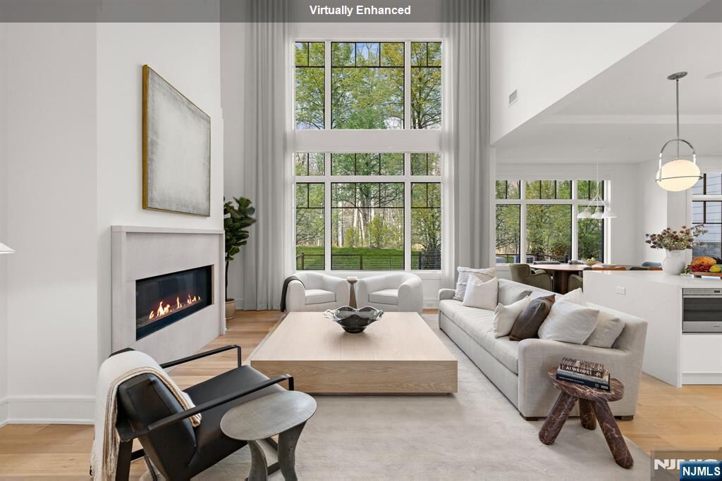 Property Photo:  1 Stone Bridge Court  NJ 07627 