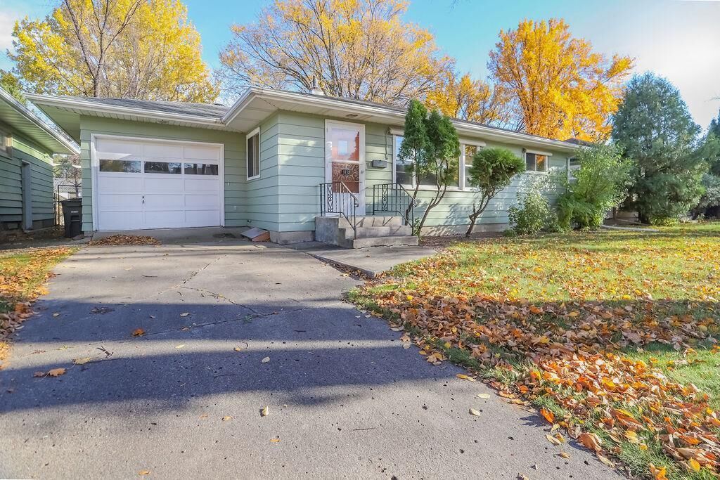 Property Photo: 1112 Elm Street S MN 56560