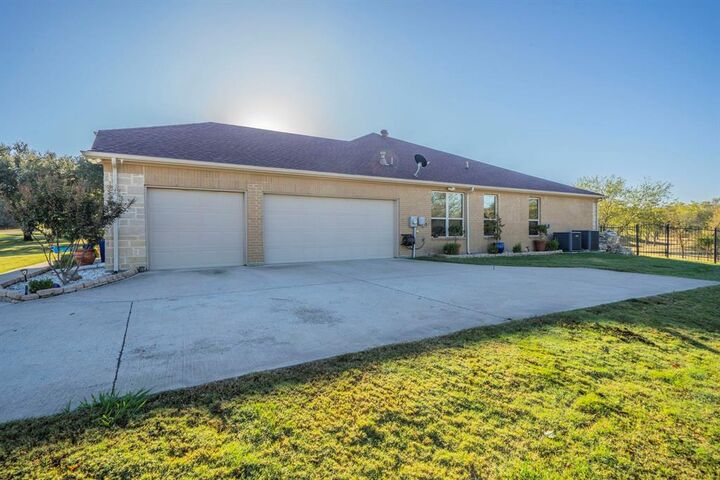 Photo de la propriété:  2852 Sonterra Drive  TX 75104 