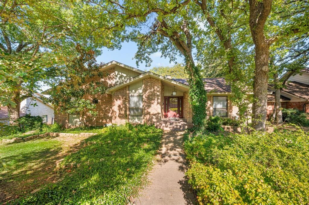 Property Photo:  2607 Augusta Lane  TX 76012 