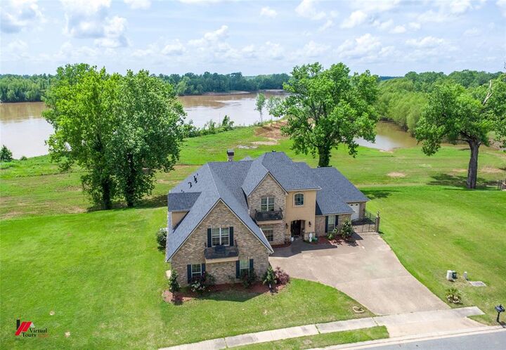 Property Photo: 504 Belle Rouge Circle LA 71111