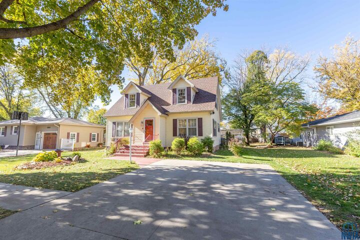 Property Photo: 904 12th Street IA 51040