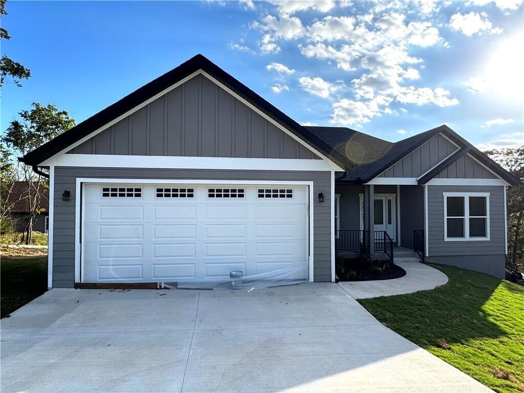 Property Photo:  2 Silverspur Lane  AR 72631 