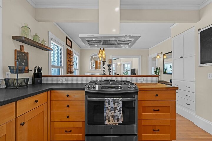 Property Photo:  31 Morse Street 2  MA 02472 