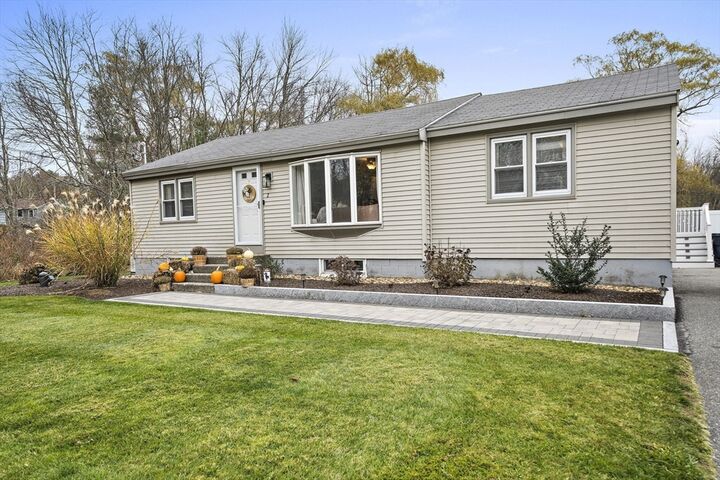 Property Photo: 2 Iris Ave NH 03076