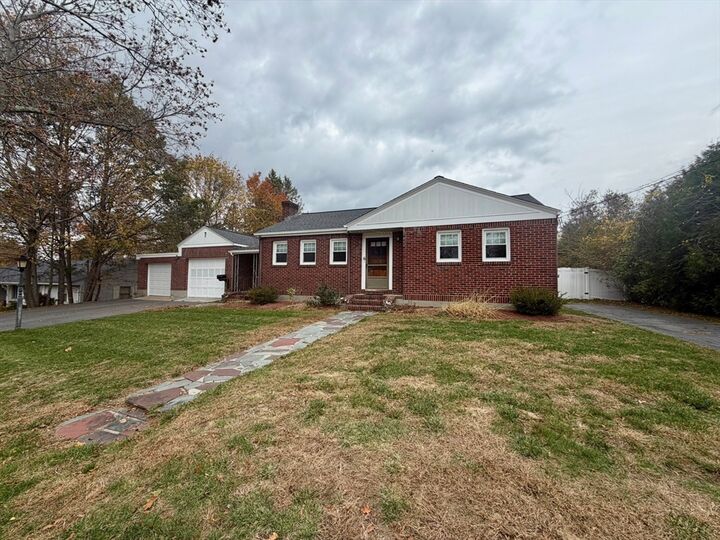 6 Vineyard Ave  Clinton MA 01510 photo