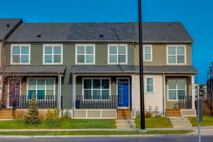 Photo de la propriété:  212 142 Avenue NW  AB T3P 0V7 