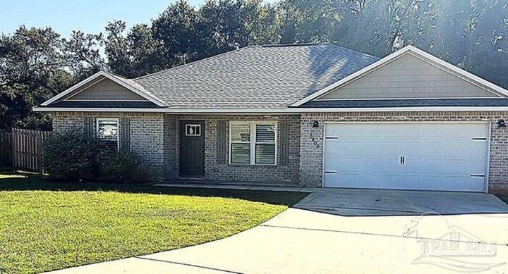 Property Photo: 6408 Sarasota St FL 32526