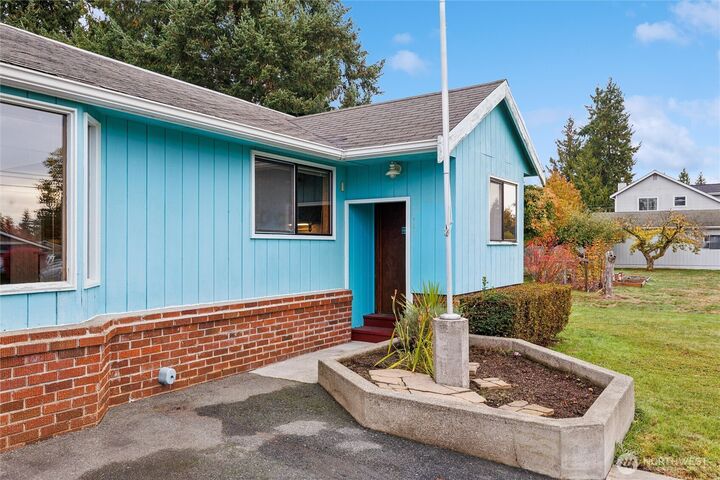 Property Photo: 3113 232nd Street SW WA 98036