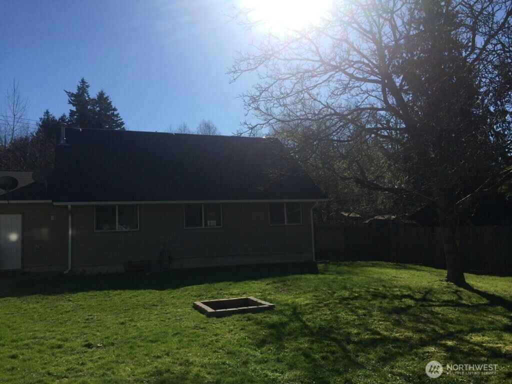 Property Photo: 3301 E Section Street WA 98274