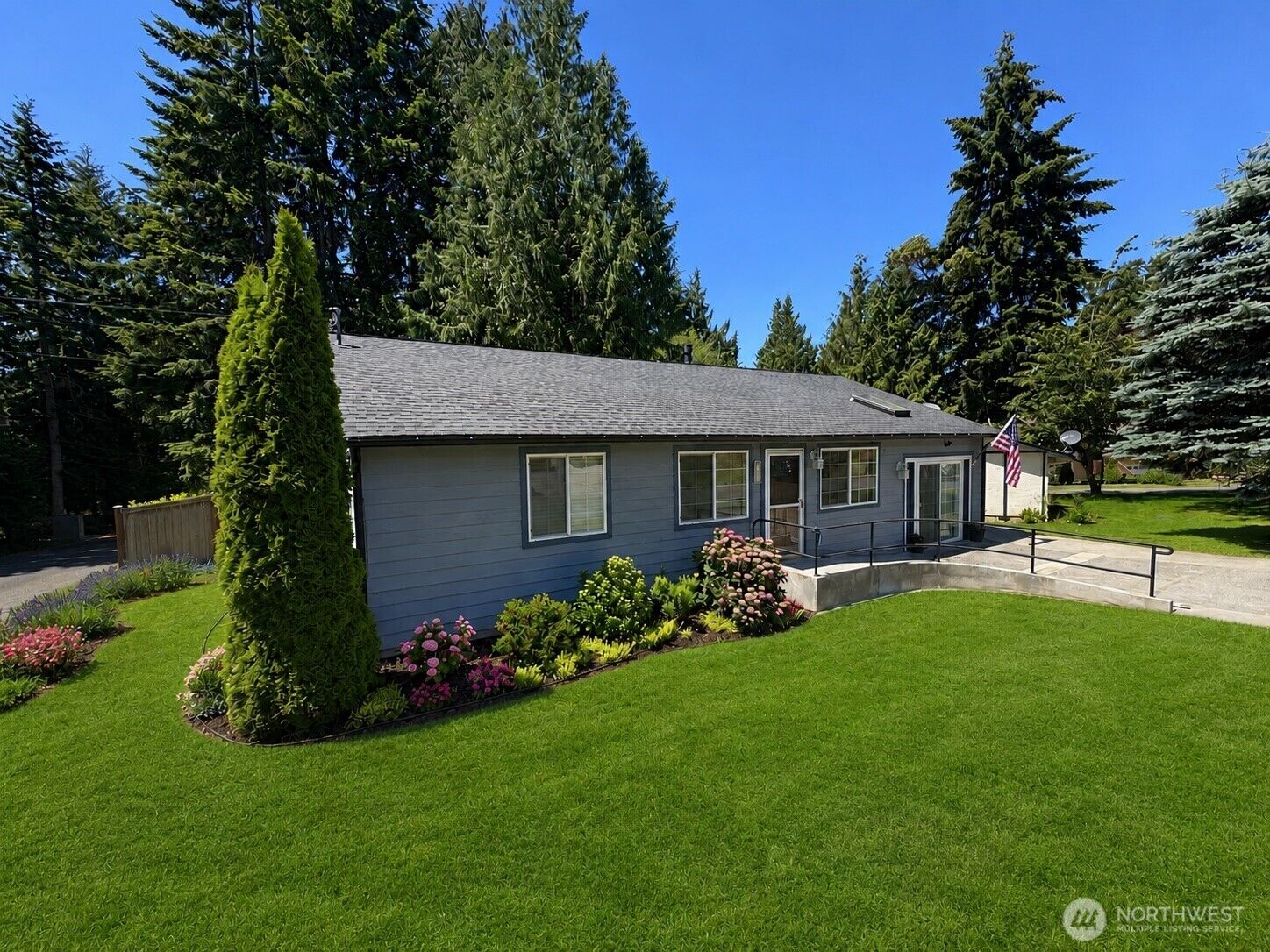Property Photo:  7600  Sandy Way NE  WA 98370 