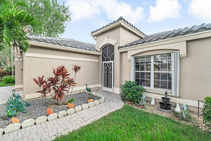 Property Photo:  9799 Crescent View Drive S  FL 33437 