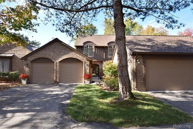 Property Photo: 23715 Overlook Circle MI 48025