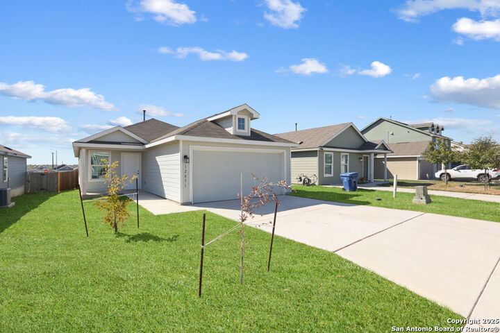 Property Photo: 12051 Still Pass TX 78221