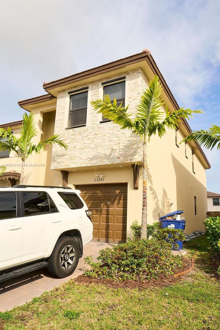 Property Photo:  25255 SW 107th Ct  FL 33032 