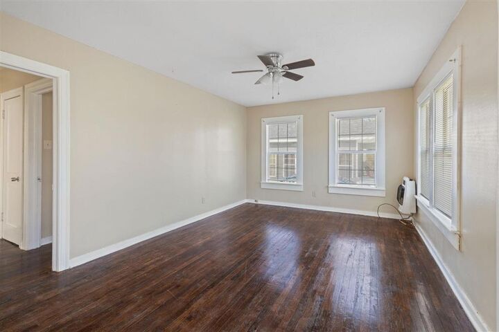 Property Photo: 420 Moss Street A LA 70601