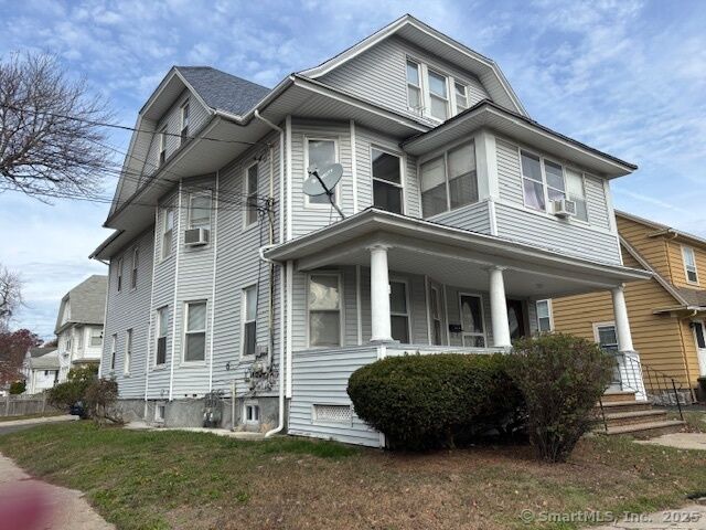 Property Photo:  64 Wade Street 1  CT 06604 