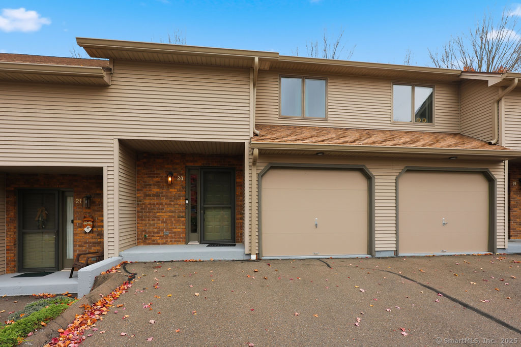 Property Photo: 25 Washington Street Apt 20 CT 06010