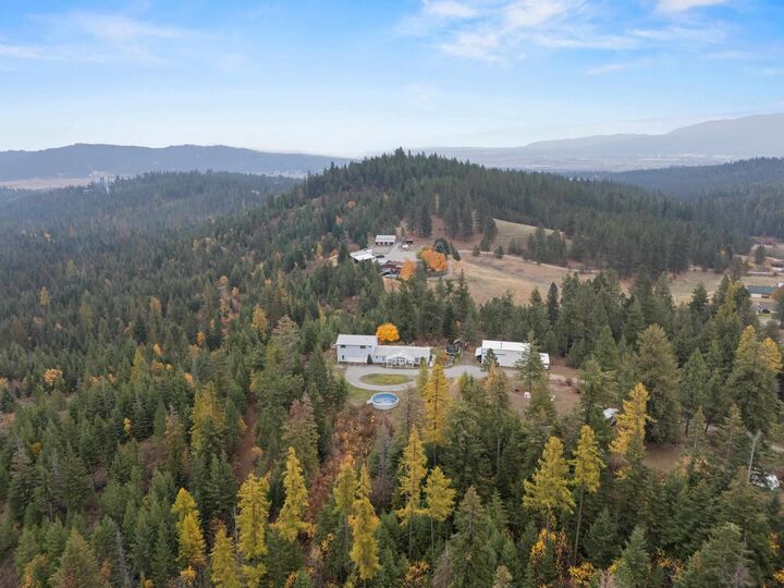 Property Photo: 9307 N Harvard Rd WA 99025