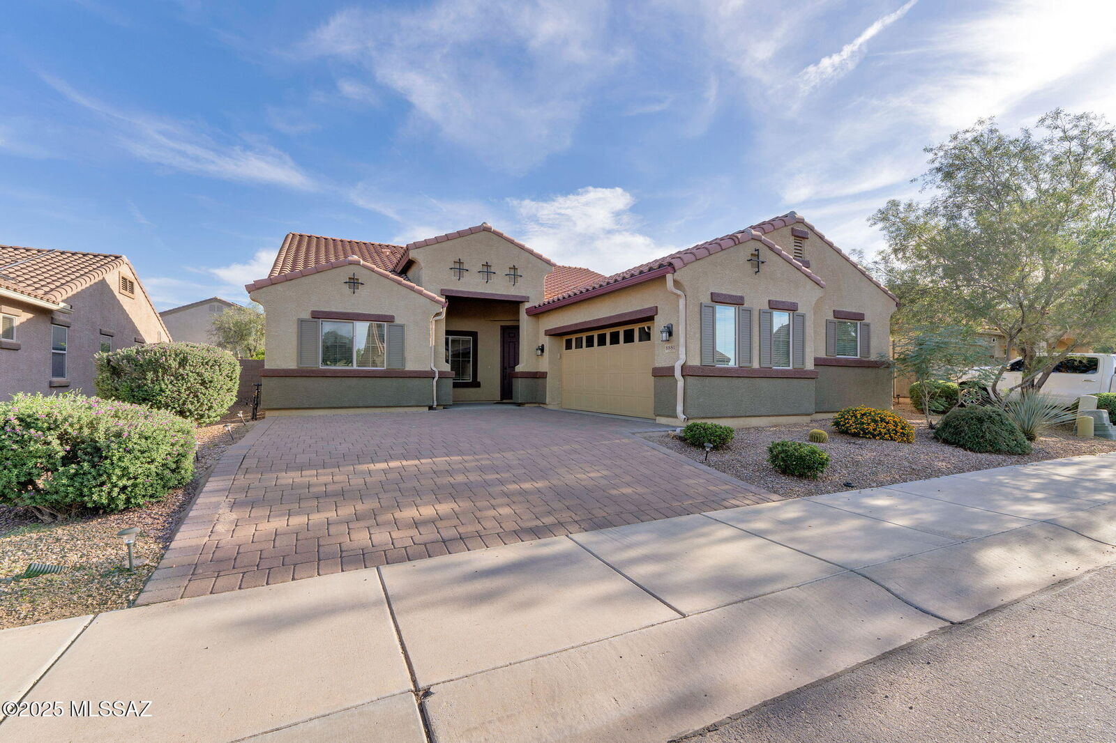 Property Photo: 8881 W Irongate Road AZ 85653