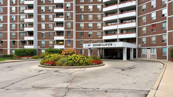 Property Photo:  10 Edgecliff Golfway 1819  ON M3C 3A3 