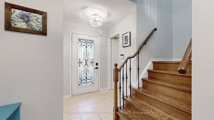 Photo de la propriété: 2 Eastgate Circle ON L1M 2N3