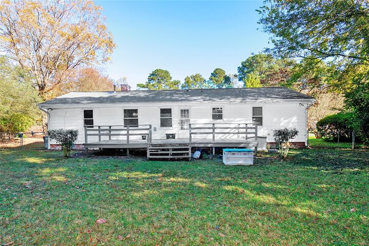 Property Photo: 475 Catesby Lane VA 23185