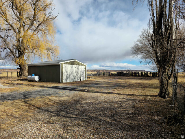 Property Photo: 1725 Ut-87 UT 84007