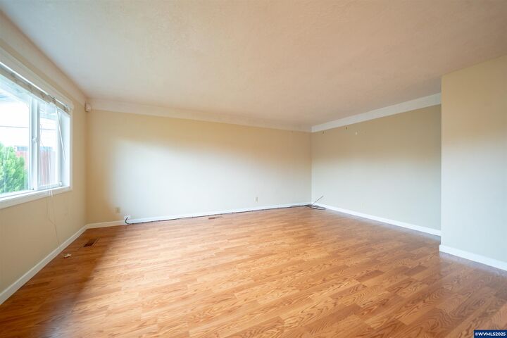 Property Photo:  4555 Swallow Ct NE  OR 97301 