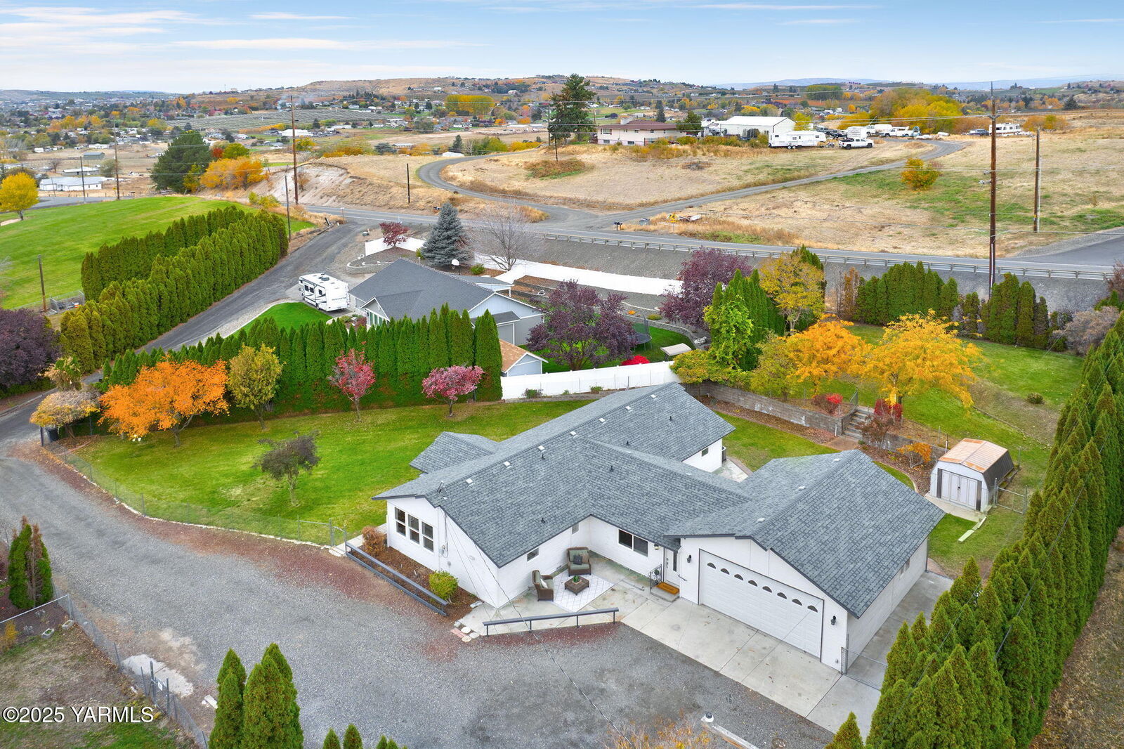 Property Photo: 677 Gore Rd WA 98942