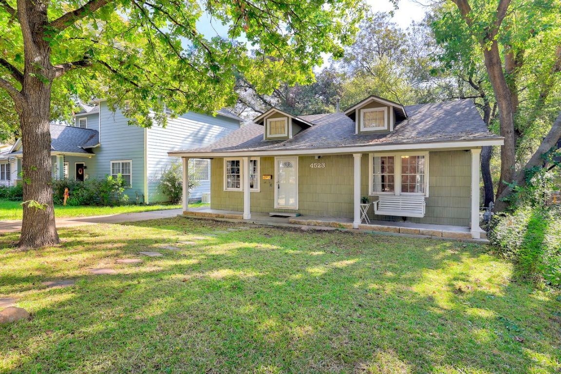 Property Photo: 4523 Avenue C Avenue TX 78751