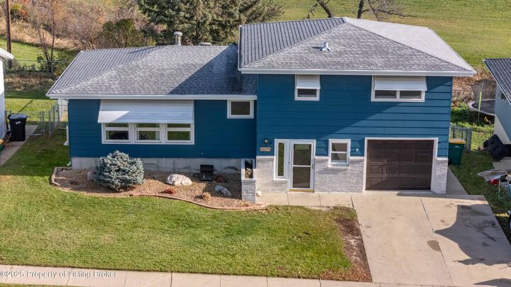 Property Photo: 1827 Marian Drive ND 58501