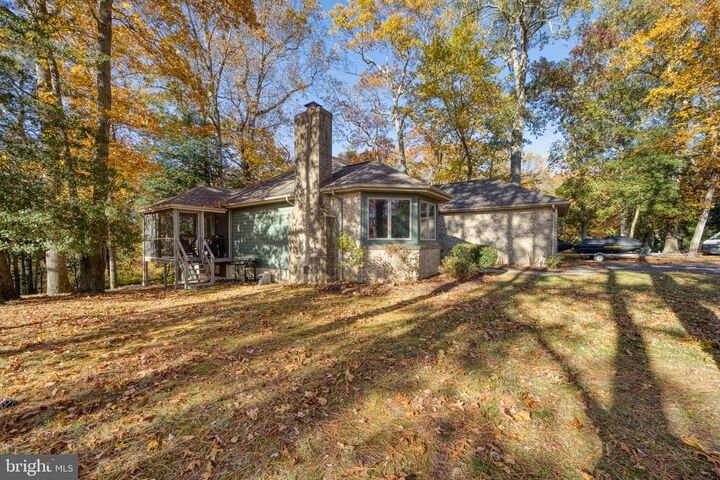 Property Photo:  2 Tall Oaks Court  DE 19971 