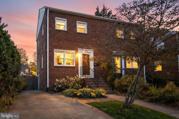 317 E Oak Street  Alexandria VA 22301 photo