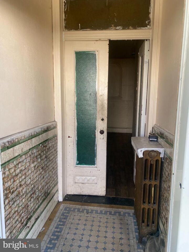 Property Photo: 1512 W Glenwood Avenue PA 19132