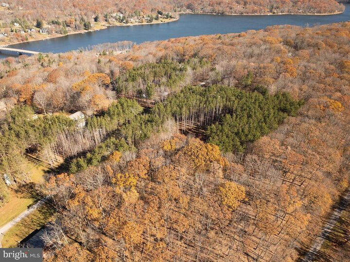 170 San Francisco Street  Oakland MD 21550 photo