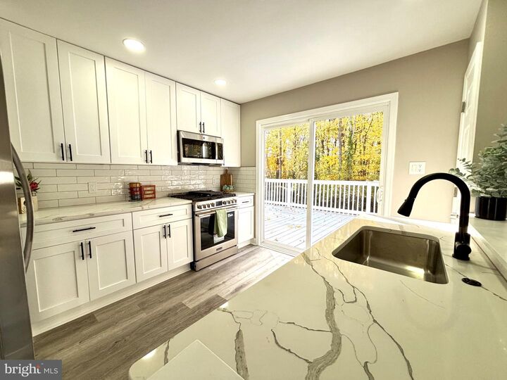 Property Photo: 10 Holden Drive DE 19720