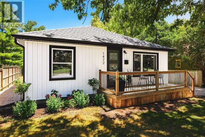 Photo de la propriété:  1472 Lecaron Avenue  ON N7V 3J3 