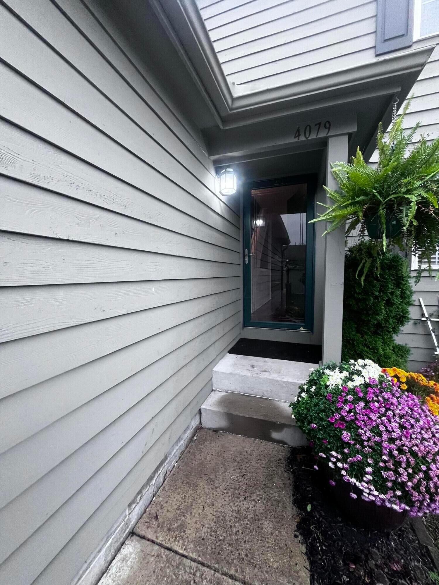 Property Photo:  4079 Blendon Point Drive  OH 43230 