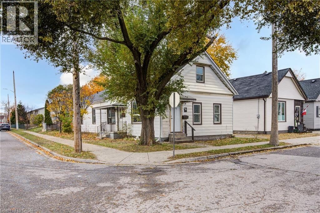 Property Photo:  1 Rathgar Street  ON N5Z 1Y3 